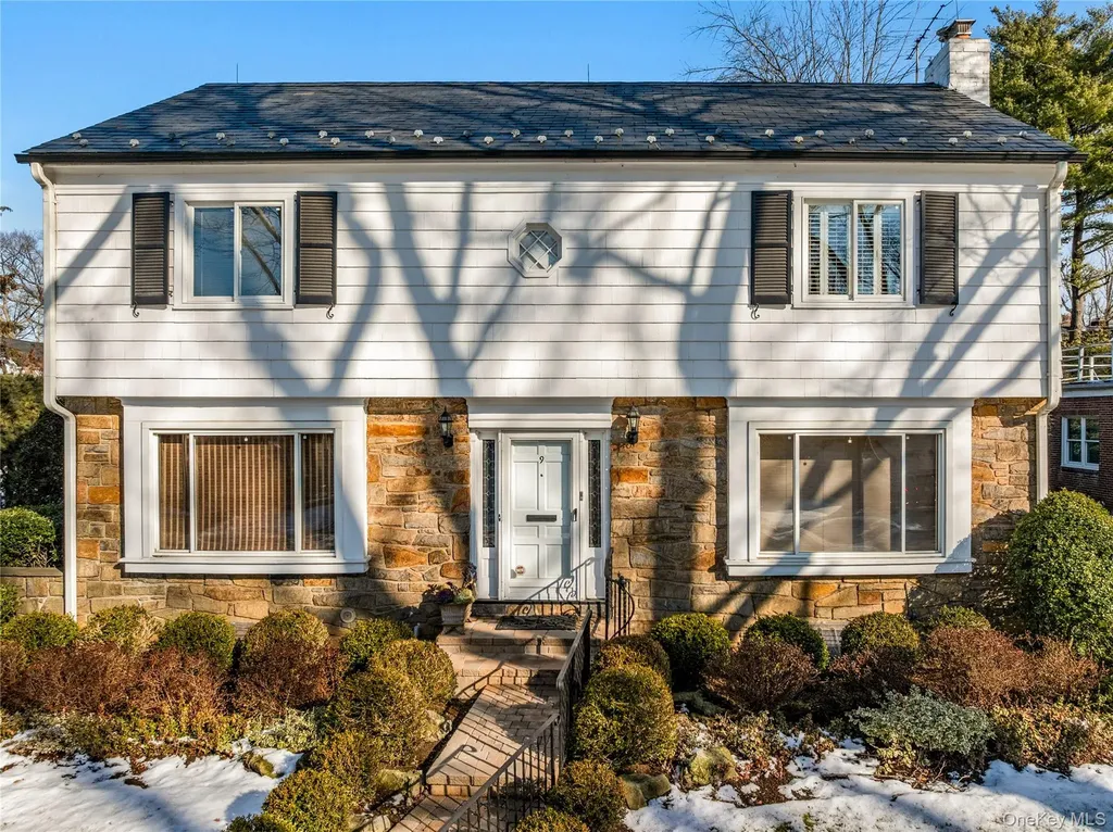 9 Chester Drive Great Neck NY 11021
