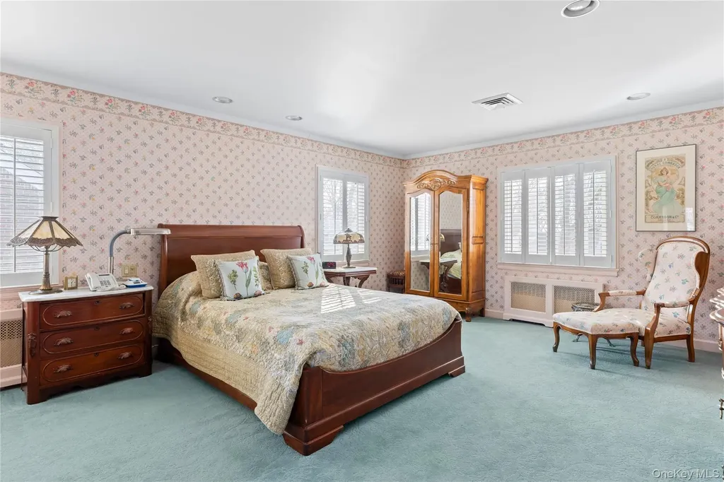 9 Chester Drive Great Neck NY 11021