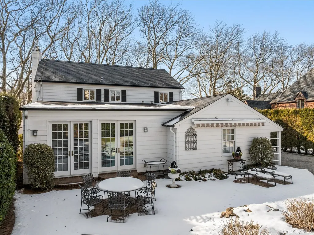 9 Chester Drive Great Neck NY 11021