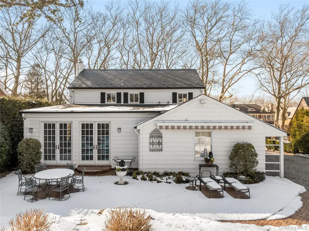 9 Chester Drive Great Neck NY 11021