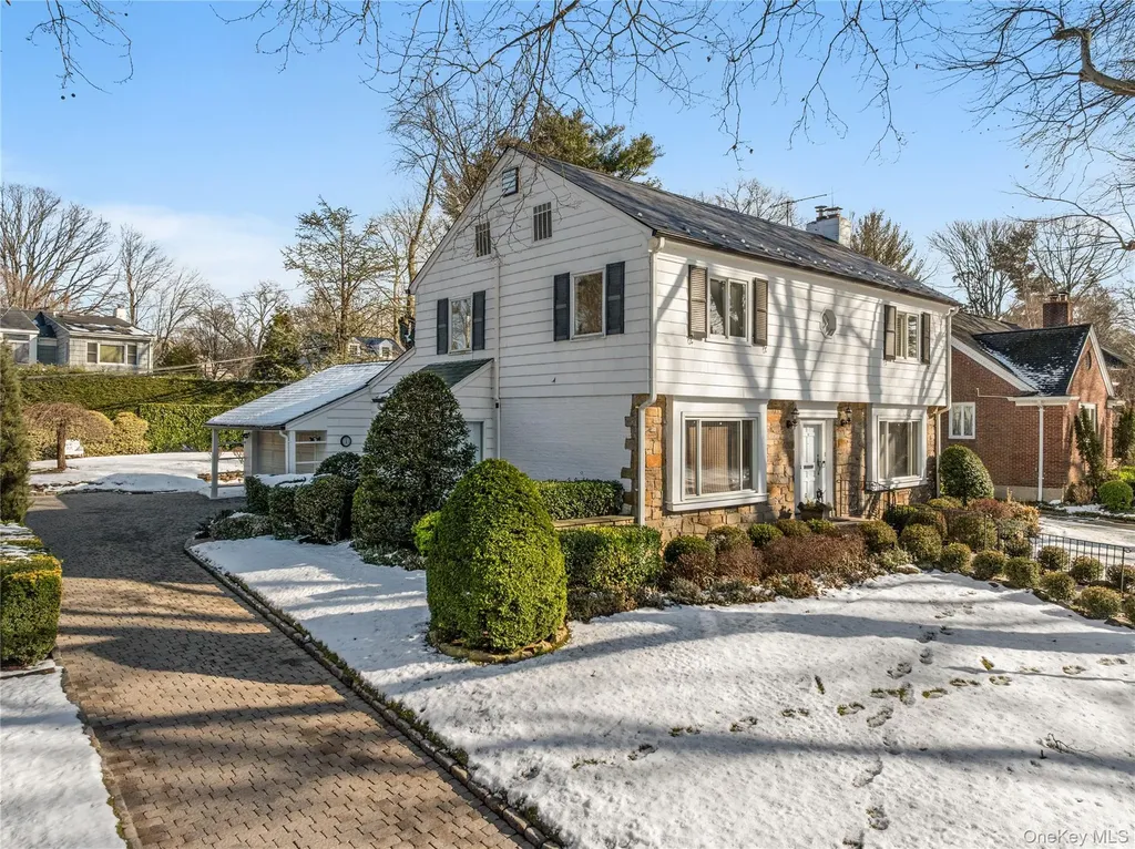 9 Chester Drive Great Neck NY 11021