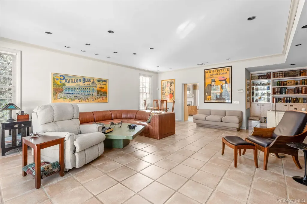 9 Chester Drive Great Neck NY 11021