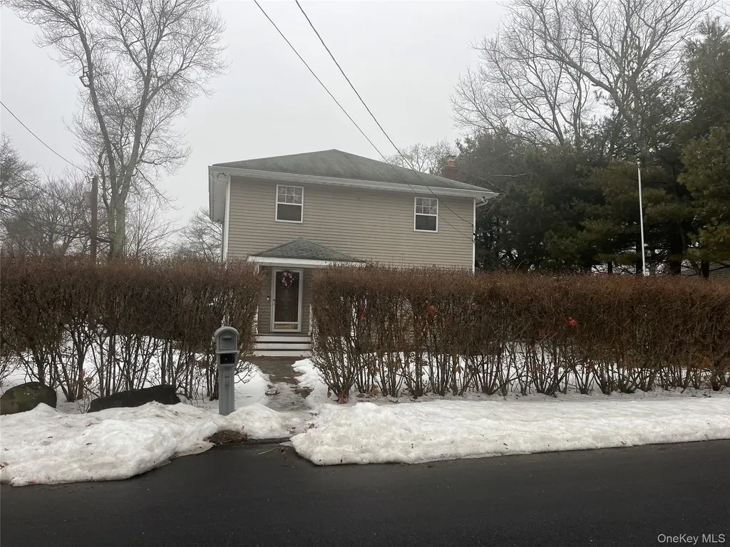 208 Lake Drive East Patchogue NY 11772