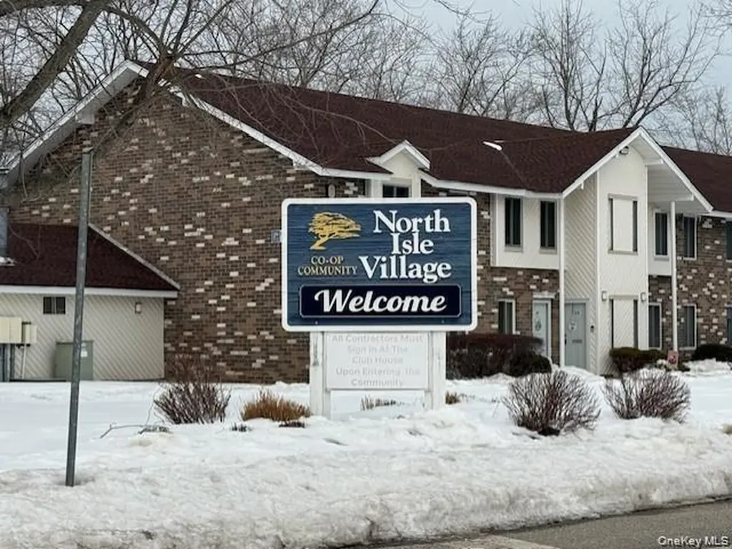11 Idaho Coram NY 11727