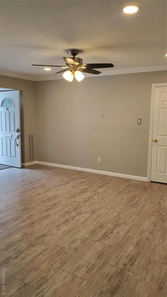 11 Idaho Coram NY 11727