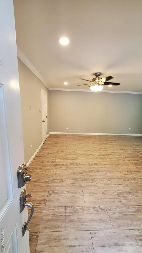 11 Idaho Coram NY 11727