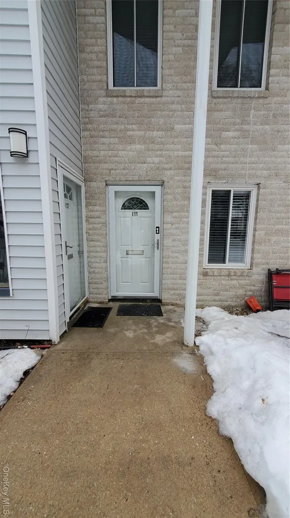 11 Idaho Coram NY 11727