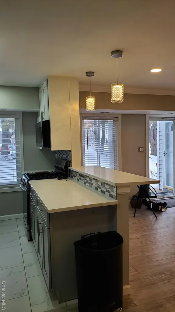11 Idaho Coram NY 11727