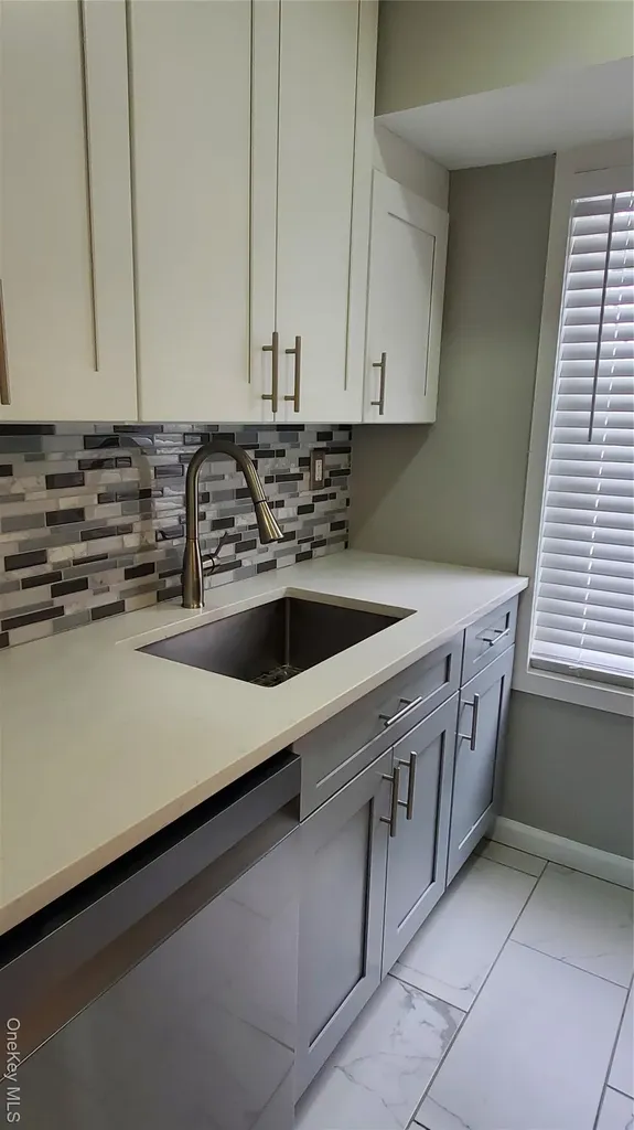 11 Idaho Coram NY 11727