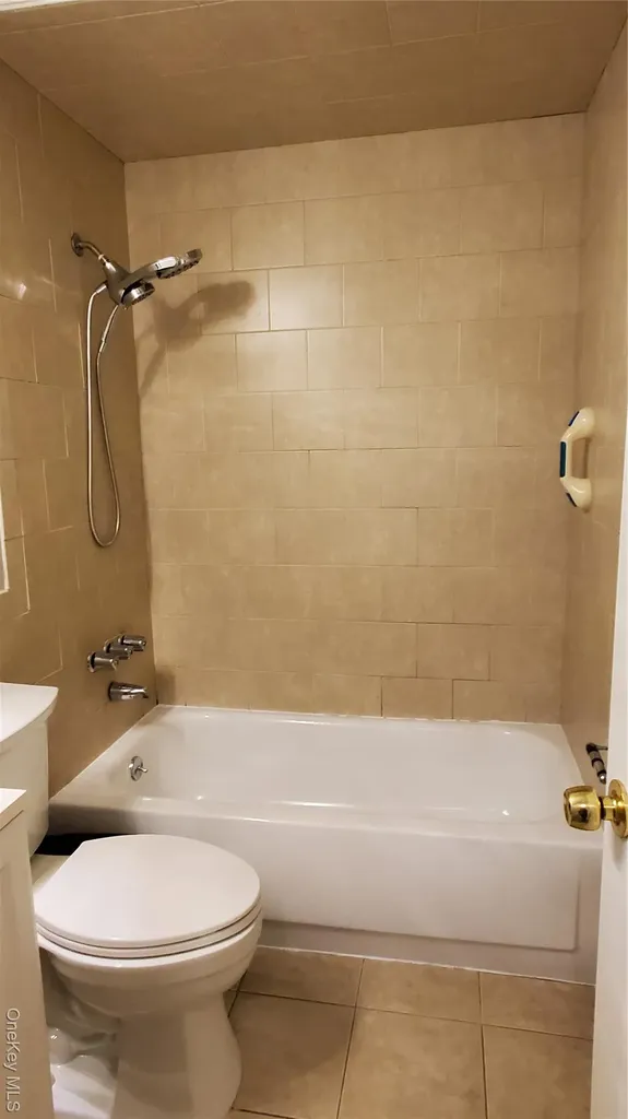 11 Idaho Coram NY 11727