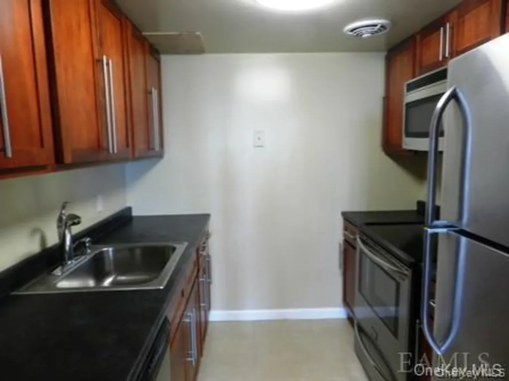 304 Chateau Rive Street Peekskill NY 10566