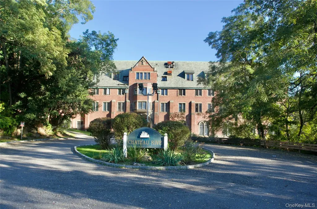 403 Chateau Rive Peekskill NY 10566