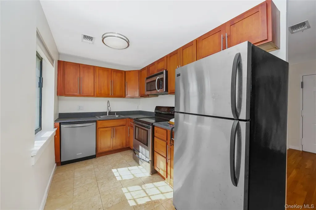 403 Chateau Rive Peekskill NY 10566
