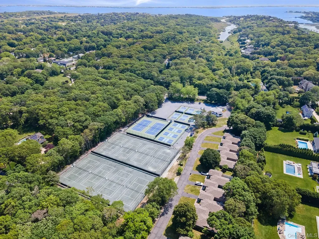 142 Montauk Highway Westhampton NY 11977