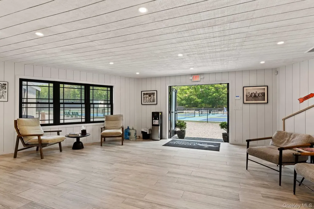 142 Montauk Highway Westhampton NY 11977