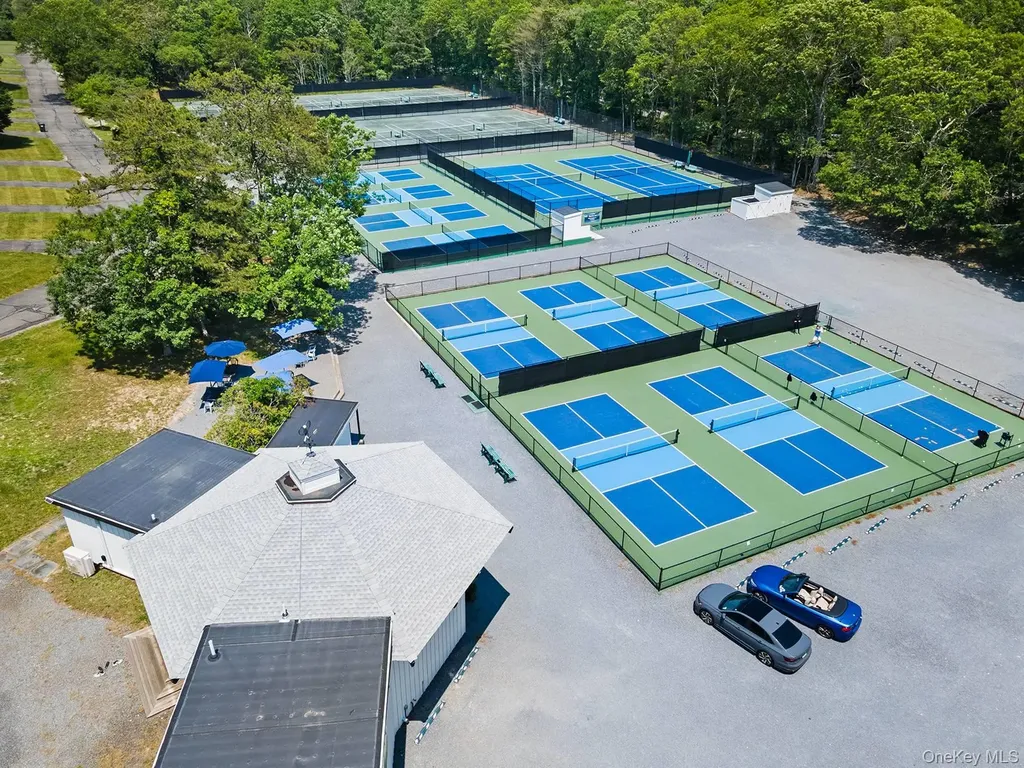 142 Montauk Highway Westhampton NY 11977