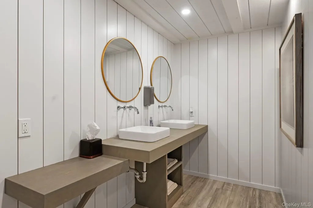 142 Montauk Highway Westhampton NY 11977