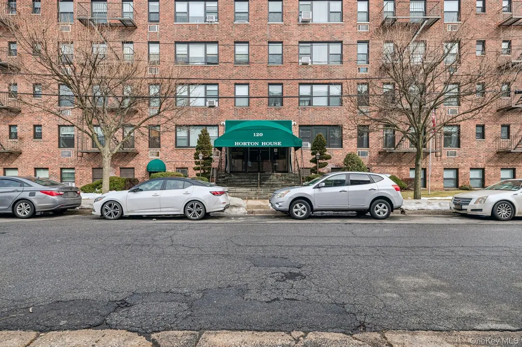 120 Horton Highway Mineola NY 11501