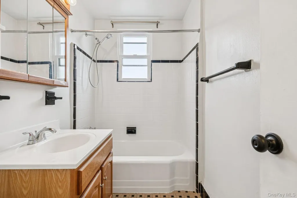 120 Horton Highway Mineola NY 11501