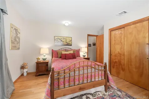 318-B Mill Road Manorville NY 11949