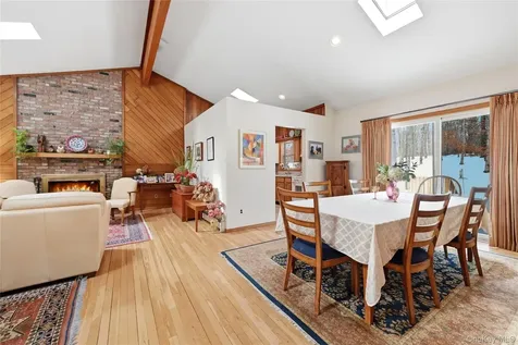 318-B Mill Road Manorville NY 11949