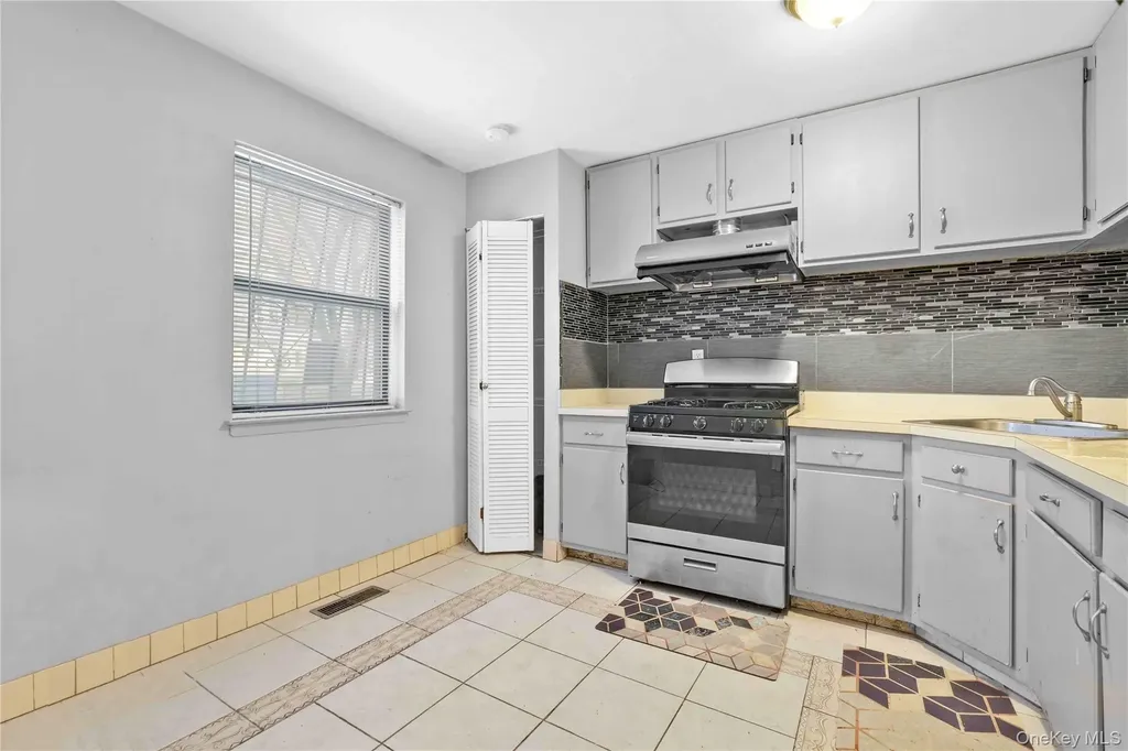 686 Saint Anns Avenue Bronx NY 10455