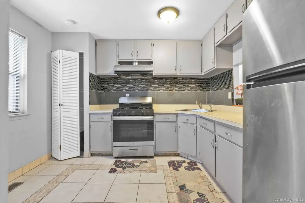 686 Saint Anns Avenue Bronx NY 10455