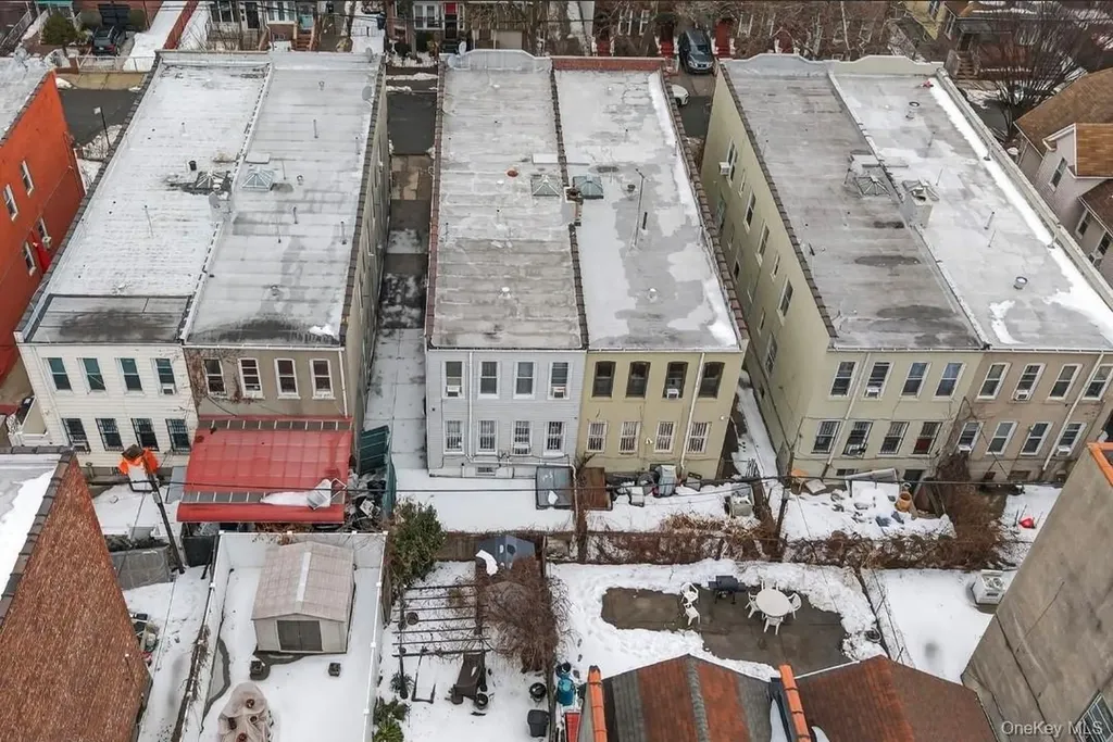 452 E 46th Street Brooklyn NY 11203