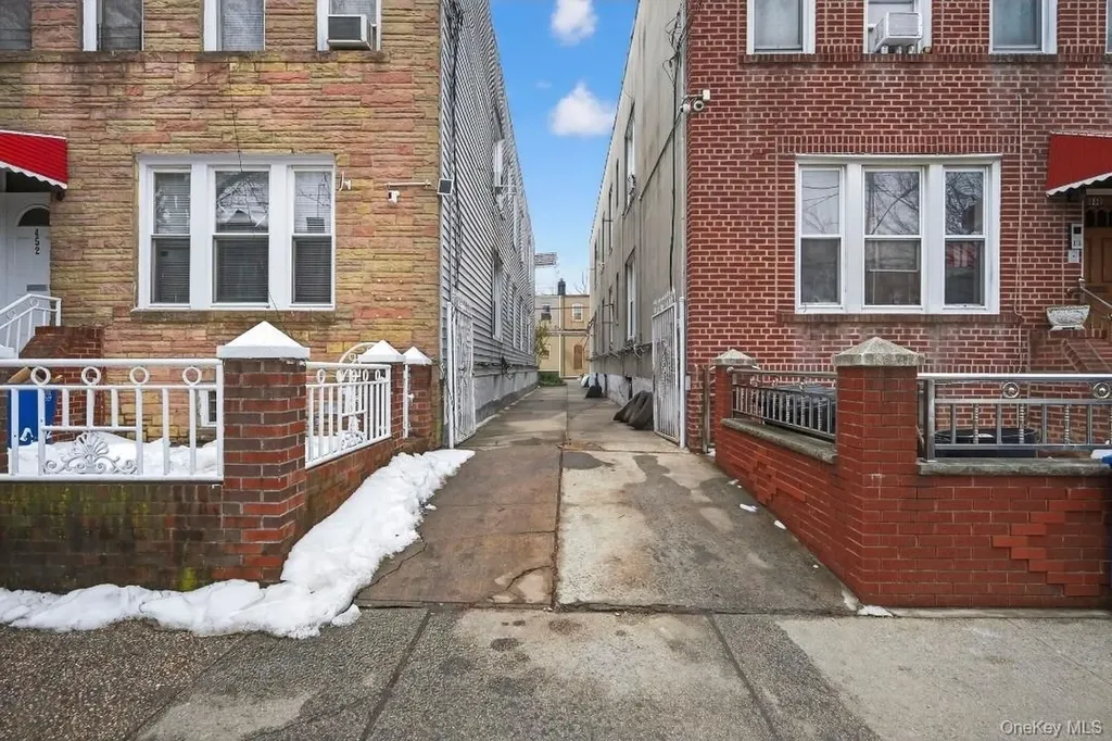 452 E 46th Street Brooklyn NY 11203