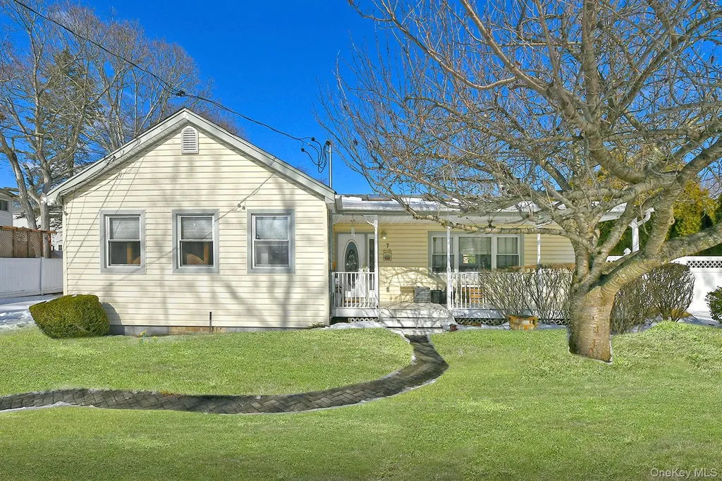 7 Gerber Street Dix Hills NY 11746