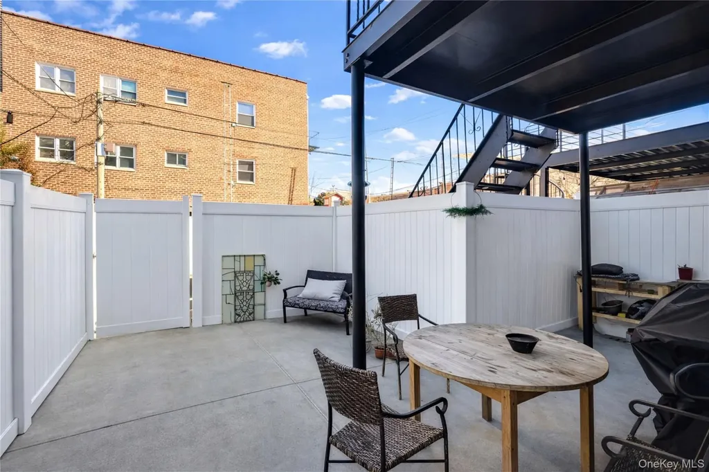 2805 21st Avenue Astoria NY 11105