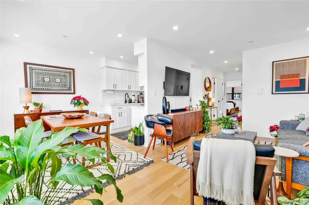 2805 21st Avenue Astoria NY 11105