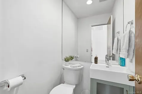 114 Old Lyme Road Chappaqua NY 10514