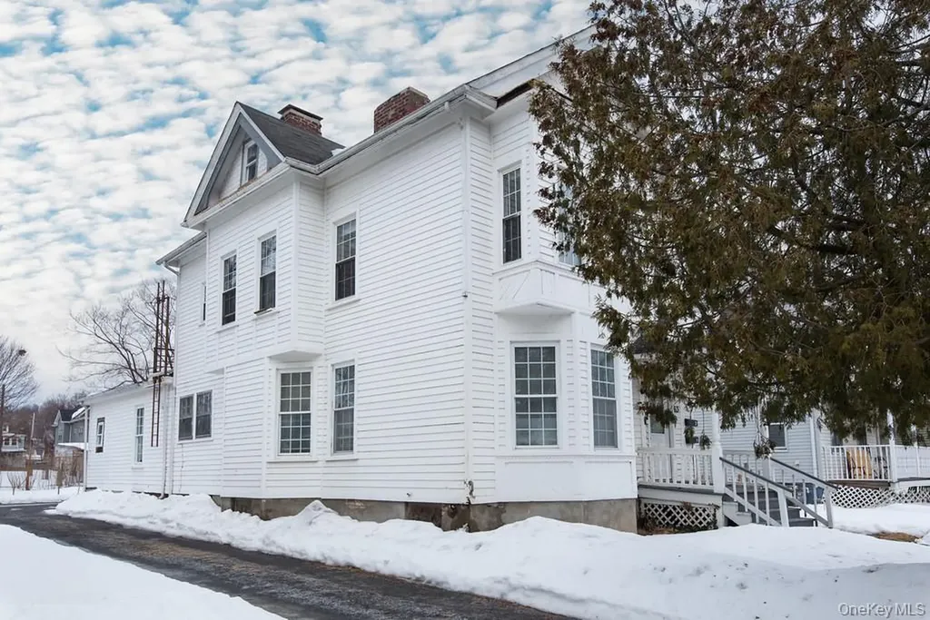 63 Thompson Street Poughkeepsie NY 12601