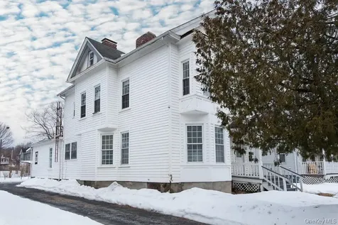 63 Thompson Street Poughkeepsie NY 12601
