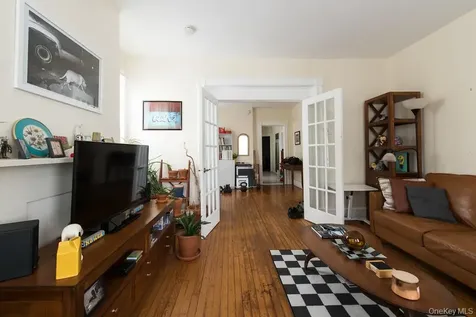 63 Thompson Street Poughkeepsie NY 12601