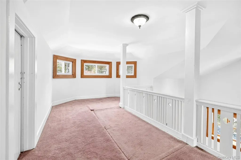 24 Old Knollwood Road White Plains NY 10607