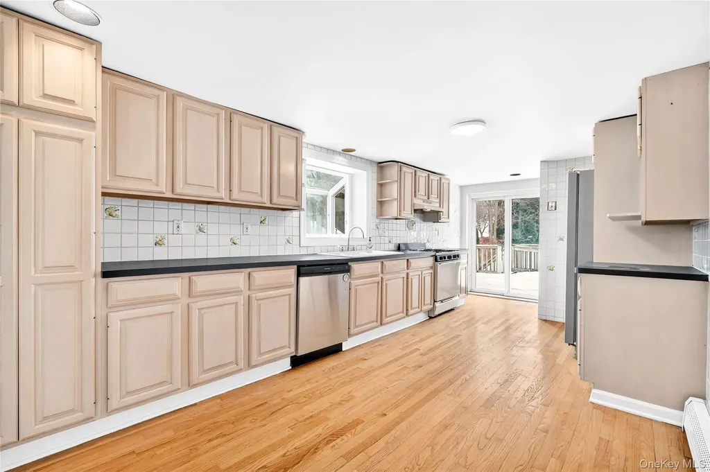 24 Old Knollwood Road White Plains NY 10607