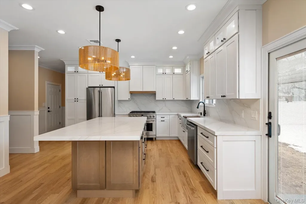 3356 Carrollton Avenue Wantagh NY 11793