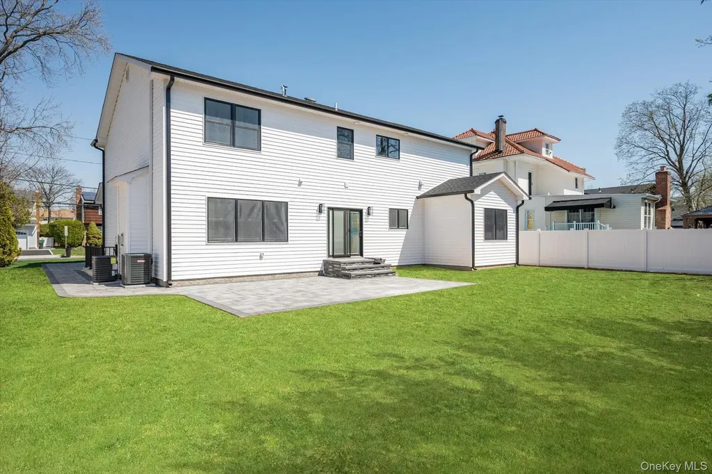 3356 Carrollton Avenue Wantagh NY 11793