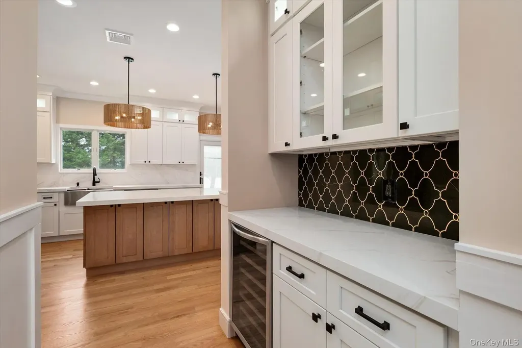 3356 Carrollton Avenue Wantagh NY 11793