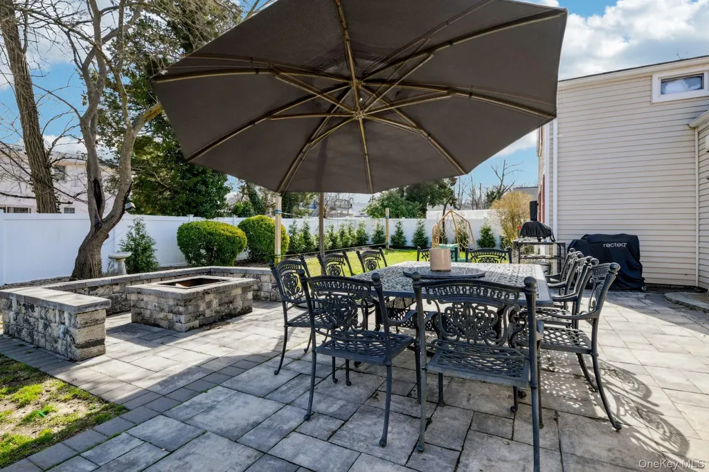 4 Jeffrey Lane Setauket NY 11733