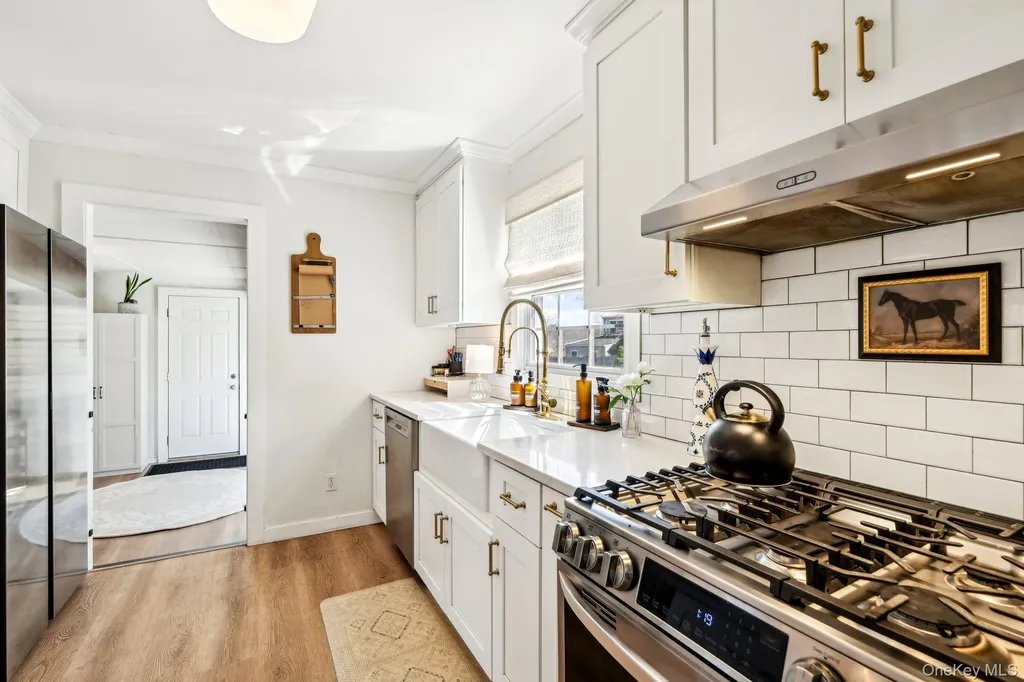 4 Jeffrey Lane Setauket NY 11733