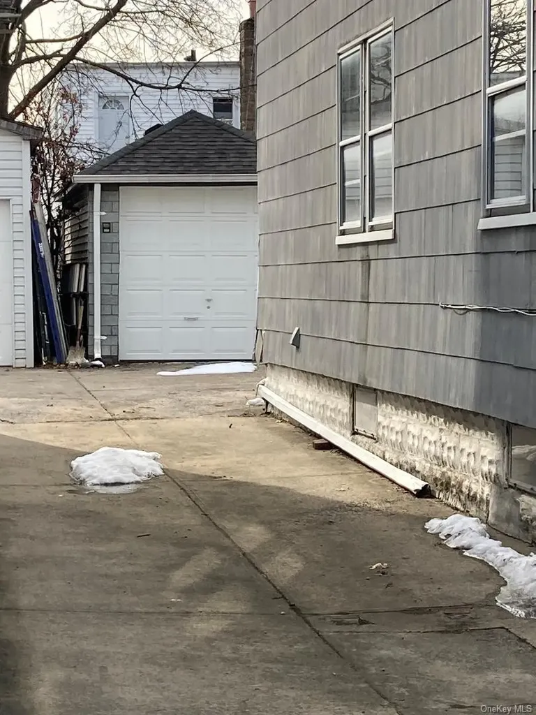 3226 204th Street Bayside NY 11361