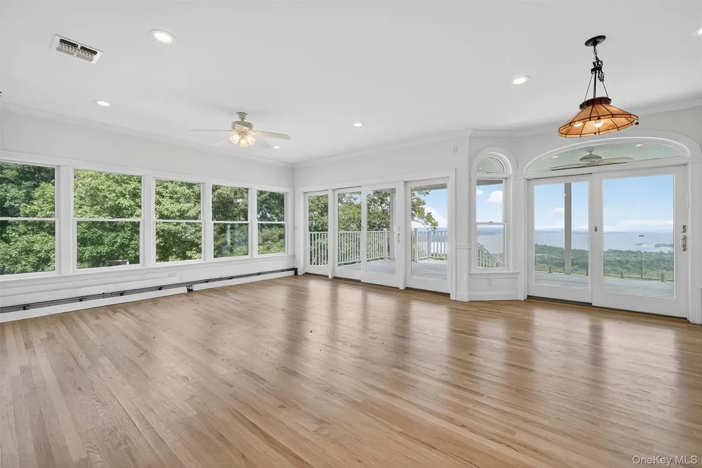 10 Soluri Lane Tomkins Cove NY 10986
