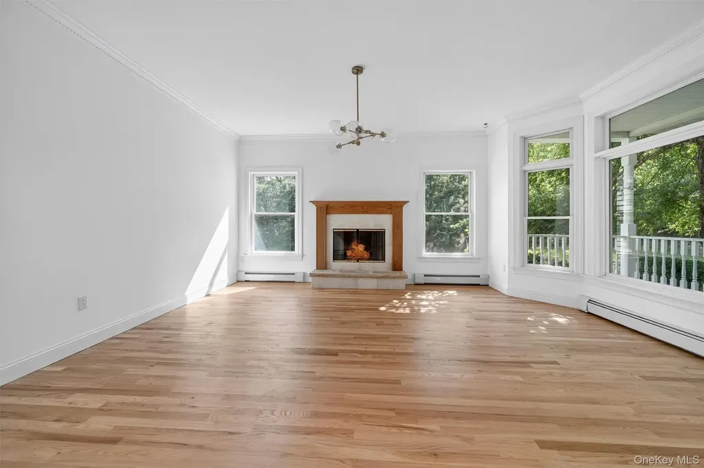 10 Soluri Lane Tomkins Cove NY 10986