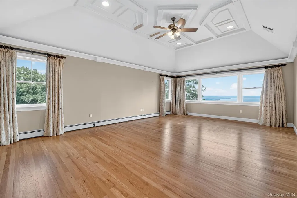 10 Soluri Lane Tomkins Cove NY 10986