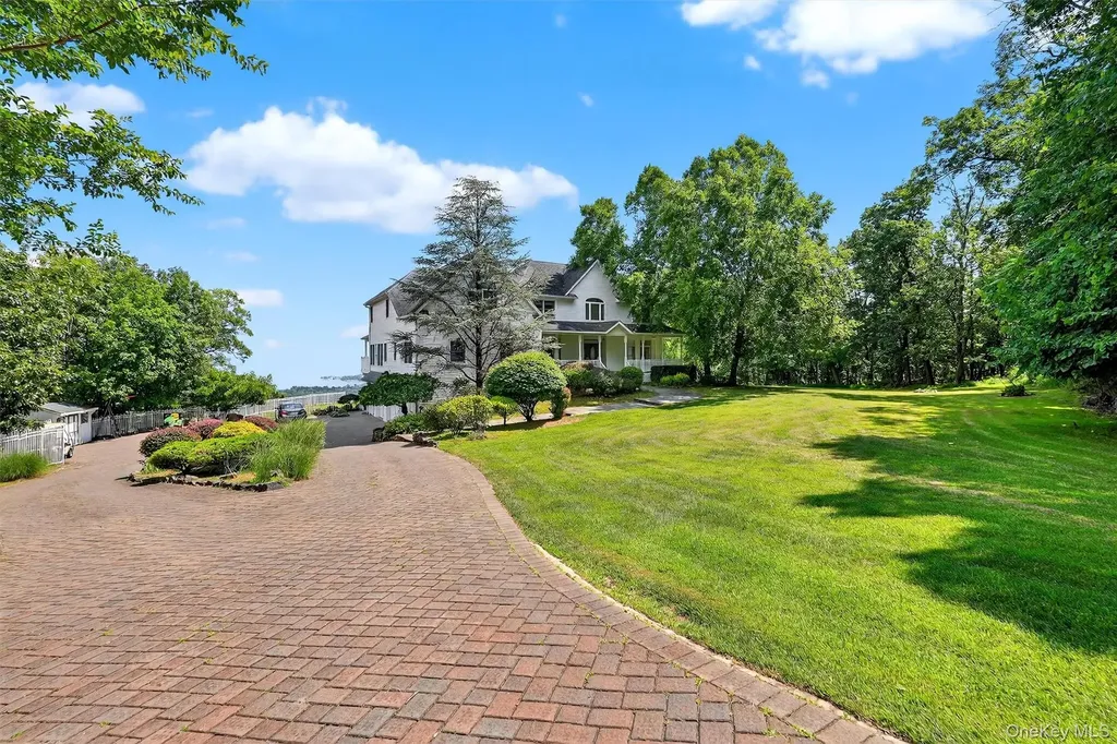 10 Soluri Lane Tomkins Cove NY 10986