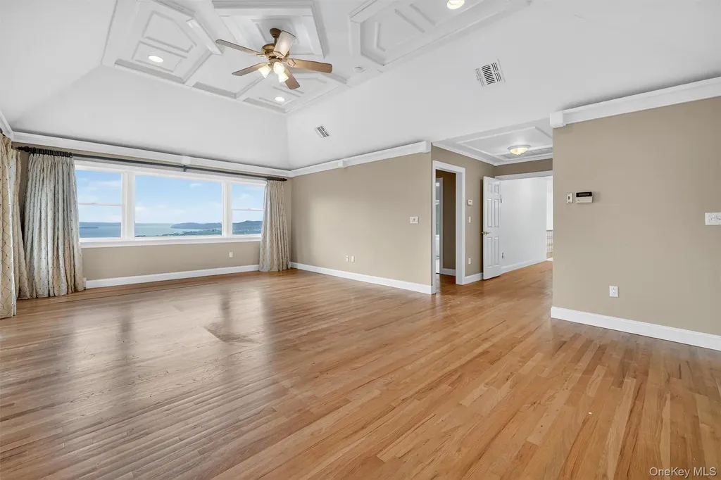 10 Soluri Lane Tomkins Cove NY 10986