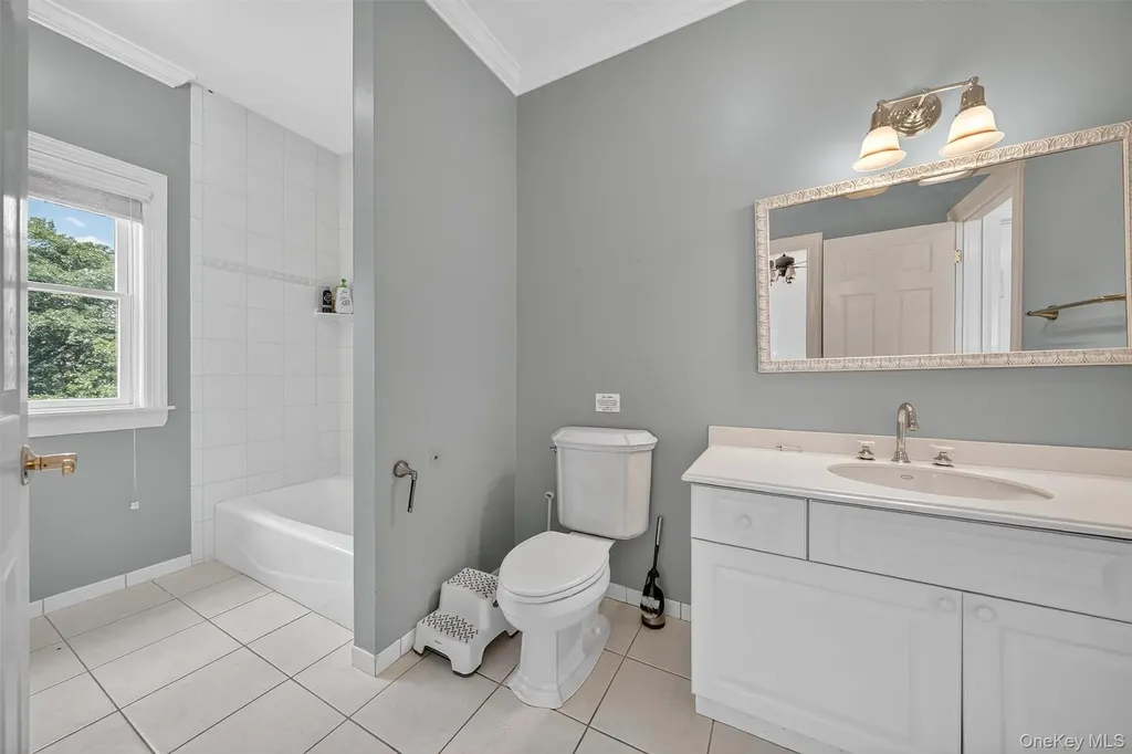 10 Soluri Lane Tomkins Cove NY 10986